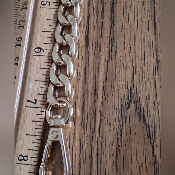 Gold- tone Chain Link Purse Strap Extender/ Charm NWOT - Picture 3 of 5